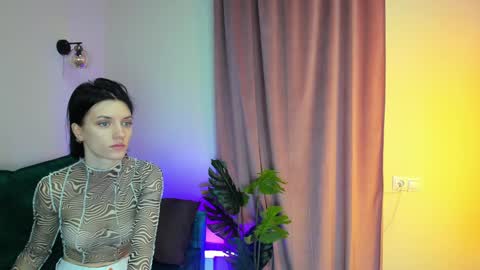 roxy_riot_ online show from February 1, 2025, 1:23 am