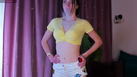 roxy_riot_ online show from February 6, 2025, 7:35 am