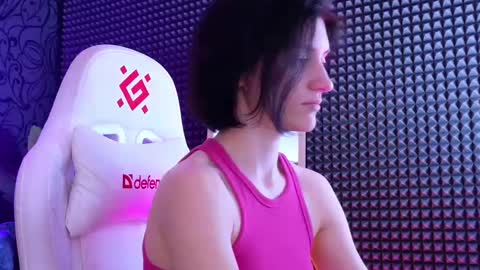 roxy_riot_ online show from February 28, 2025, 7:58 am