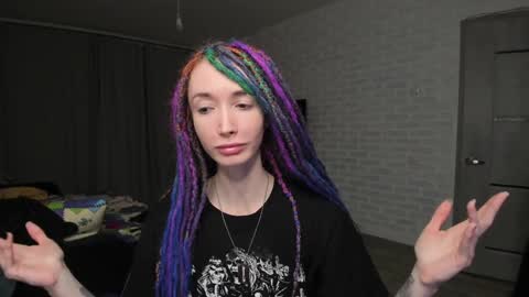 Snapshot of roxy_silver chatting on December 18, 2024, 2:53 am Roxy online show from December 18, 2024, 2:53 am