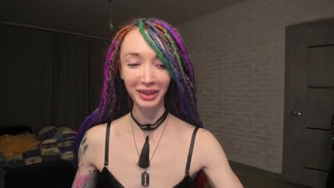 Snapshot of roxy_silver chatting on December 22, 2024, 6:59 pm Roxy online show from December 22, 2024, 6:59 pm