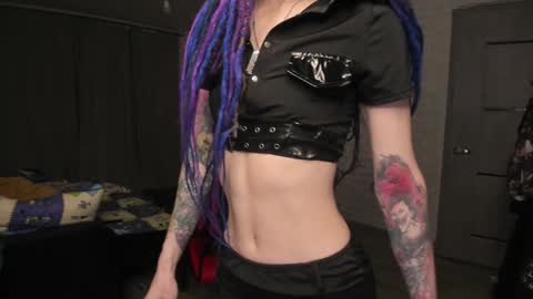 Snapshot of roxy_silver chatting on December 24, 2024, 7:33 pm Roxy online show from December 24, 2024, 7:33 pm