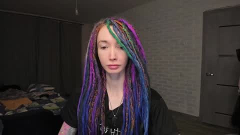 Snapshot of roxy_silver chatting on January 7, 2025, 2:51 pm Roxy online show from January 7, 2025, 2:51 pm