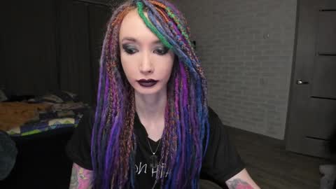 Snapshot of roxy_silver chatting on January 9, 2025, 1:56 pm Roxy online show from January 9, 2025, 1:56 pm