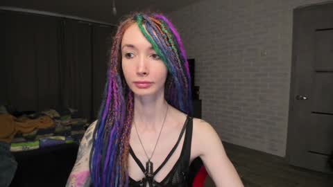 Snapshot of roxy_silver chatting on January 11, 2025, 8:43 am Roxy online show from January 11, 2025, 8:43 am