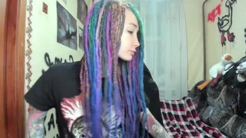 Snapshot of roxy_silver chatting on January 13, 2025, 6:59 pm Roxy online show from January 13, 2025, 6:59 pm