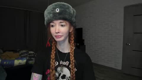 Snapshot of roxy_silver chatting on February 18, 2025, 10:14 pm Roxy online show from February 18, 2025, 10:14 pm