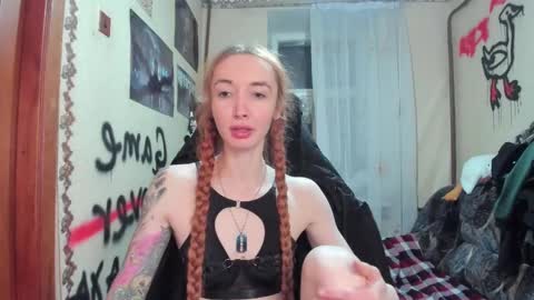 Snapshot of roxy_silver chatting on February 26, 2025, 7:05 pm Roxy online show from February 26, 2025, 7:05 pm