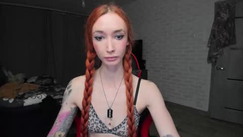 Snapshot of roxy_silver chatting on October 18, 2025, 2:51 pm Roxy online show from October 18, 2025, 2:51 pm