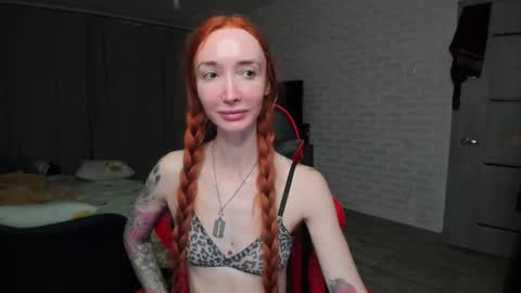 Snapshot of roxy_silver chatting on November 4, 2025, 9:58 pm Roxy online show from November 4, 2025, 9:58 pm