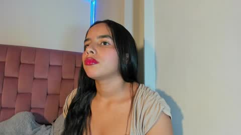 Snapshot of roxy_stone1 chatting on May 16, 2026, 7:23 pm roxy_stone1 online show from May 16, 2026, 7:23 pm