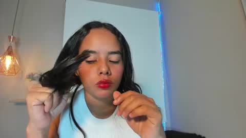 Snapshot of roxy_stone1 chatting on June 10, 2026, 7:13 pm roxy_stone1 online show from June 10, 2026, 7:13 pm