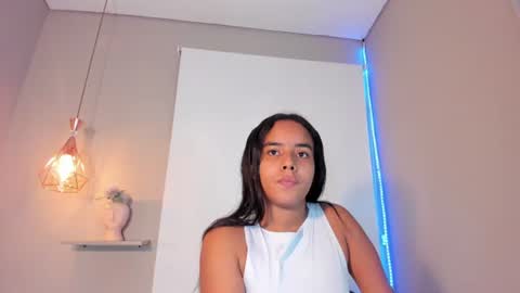 Snapshot of roxy_stone1 chatting on June 29, 2026, 7:25 pm roxy_stone1 online show from June 29, 2026, 7:25 pm