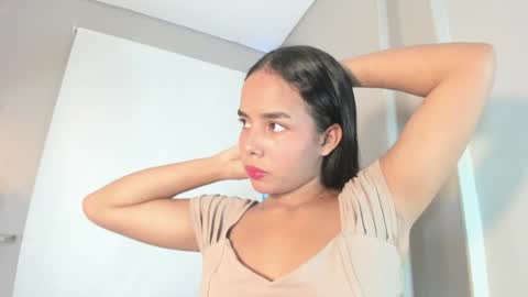 Snapshot of roxy_stone1 chatting on July 15, 2026, 7:30 pm roxy_stone1 online show from July 15, 2026, 7:30 pm