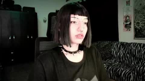 Roxy Independient model Help me to reach 50 thumbs up online show from February 24, 2026, 12:41 am