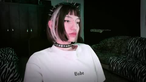 Snapshot of roxy_toxic chatting on April 22, 2026, 12:13 am Roxy Independient model Help me to reach 50 thumbs up online show from April 22, 2026, 12:13 am