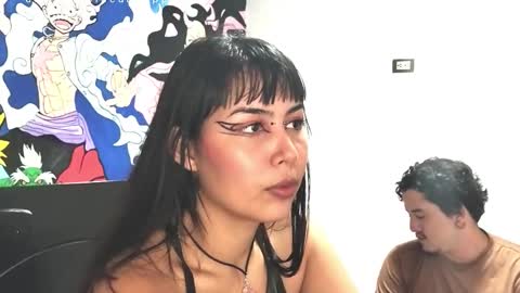 Snapshot of roxyandaron2 chatting on November 19, 2025, 8:20 pm RoxyAron online show from November 19, 2025, 8:20 pm