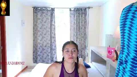 Snapshot of roxyandaron2 chatting on June 20, 2026, 7:38 pm RoxyAron online show from June 20, 2026, 7:38 pm