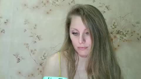 roxyfox18x01 online show from April 10, 2026, 7:29 pm