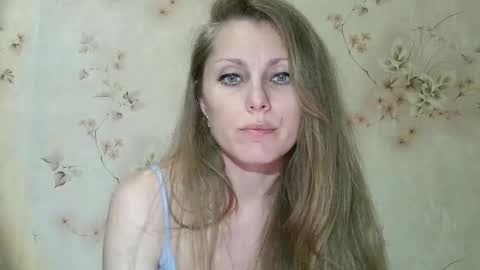 roxyfox18x01 online show from April 15, 2026, 7:58 pm
