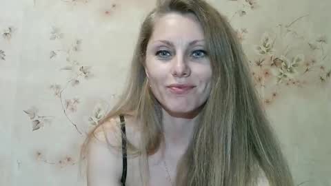 roxyfox18x01 online show from April 27, 2026, 7:34 pm