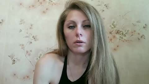 roxyfox18x01 online show from April 30, 2026, 7:58 am
