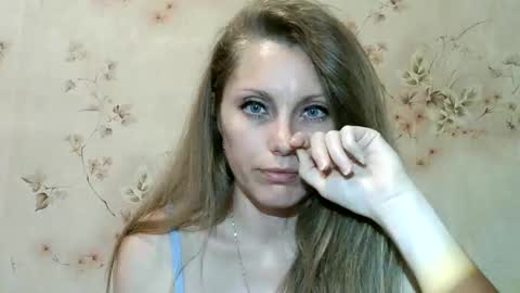Snapshot of roxyfox18x01 chatting on May 21, 2026, 7:32 pm roxyfox18x01 online show from May 21, 2026, 7:32 pm