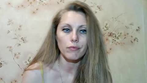 Snapshot of roxyfox18x01 chatting on June 9, 2026, 7:36 pm roxyfox18x01 online show from June 9, 2026, 7:36 pm