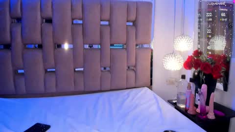 roxylicious_ online show from March 5, 2025, 11:16 pm