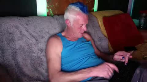 Snapshot of roxynrichy chatting on December 19, 2025, 7:54 pm Rye online show from December 19, 2025, 7:54 pm