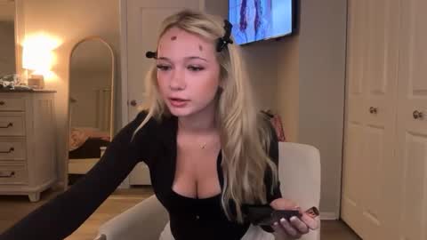 Roxy Rain online show from March 29, 2026, 12:10 am