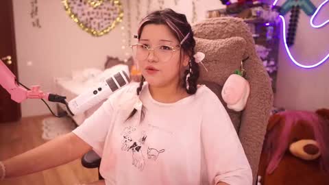 roxysuh online show from October 24, 2025, 7:38 am