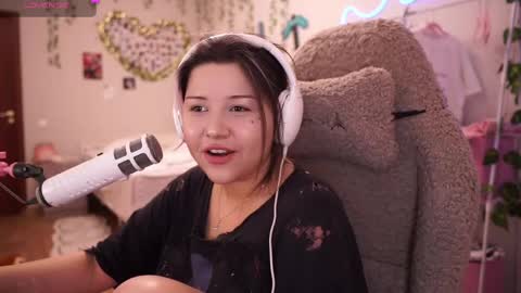 roxysuh online show from May 1, 2026, 7:57 am