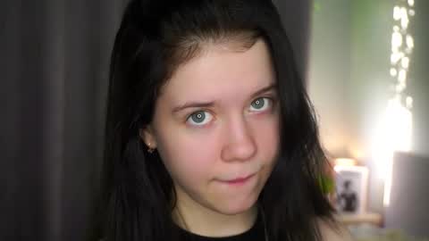 roxyvolmer online show from March 17, 2026, 7:12 am