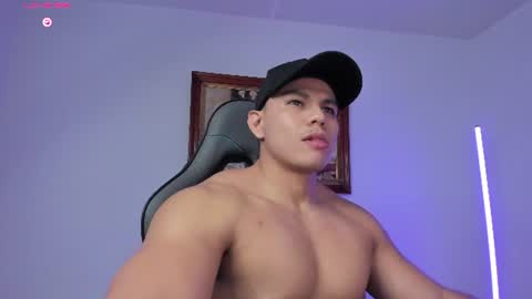 Snapshot of roy__constance chatting on June 18, 2026, 5:30 am Roy Constance online show from June 18, 2026, 5:30 am