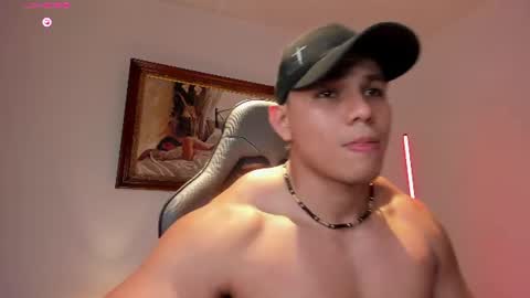 Snapshot of roy__constance chatting on August 1, 2026, 3:06 am Roy Constance online show from August 1, 2026, 3:06 am