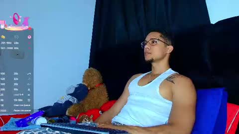 Snapshot of roy_barney chatting on June 14, 2026, 9:17 pm ANTONIO online show from June 14, 2026, 9:17 pm