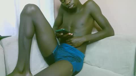 Snapshot of royalty254 chatting on May 4, 2026, 6:59 pm royalty254 online show from May 4, 2026, 6:59 pm