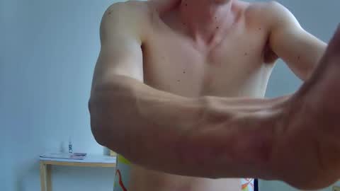 Snapshot of royyourtoy chatting on September 13, 2025, 7:57 pm Roy online show from September 13, 2025, 7:57 pm