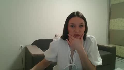 Roza05x online show from April 28, 2026, 7:57 am