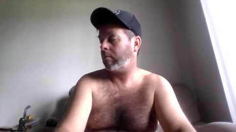 rubbingoneout714 online show from April 26, 2026, 8:39 pm