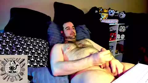 Snapshot of rubenator69 chatting on February 18, 2025, 10:14 pm Ruben online show from February 18, 2025, 10:14 pm