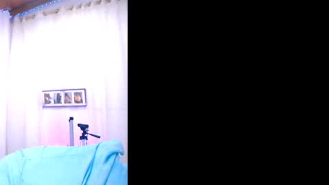 Snapshot of rubidaniells_ chatting on March 4, 2025, 2:10 pm Daniells online show from March 4, 2025, 2:10 pm