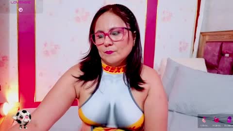 RubiQueens online show from June 13, 2026, 1:14 am