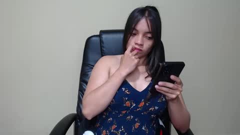 Snapshot of ruby_and_aron chatting on December 10, 2024, 1:32 am RUBY AND ARON online show from December 10, 2024, 1:32 am