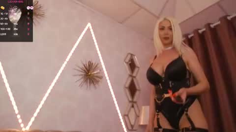 Snapshot of rubydivine_ chatting on June 30, 2026, 5:19 am Ruby Divine online show from June 30, 2026, 5:19 am