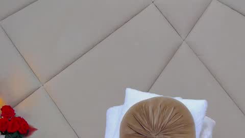 Snapshot of rubyluxee chatting on February 12, 2025, 12:22 pm Ruby Luxe online show from February 12, 2025, 12:22 pm