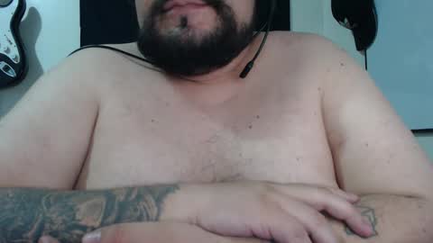 Snapshot of rudebearboy_ chatting on October 4, 2025, 2:31 am Bear online show from October 4, 2025, 2:31 am