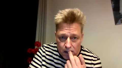 Snapshot of rudeski chatting on December 30, 2024, 8:15 pm rudeski online show from December 30, 2024, 8:15 pm