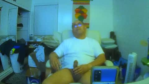 Snapshot of rueltrinidad73 chatting on June 22, 2026, 5:15 am rueltrinidad73 online show from June 22, 2026, 5:15 am